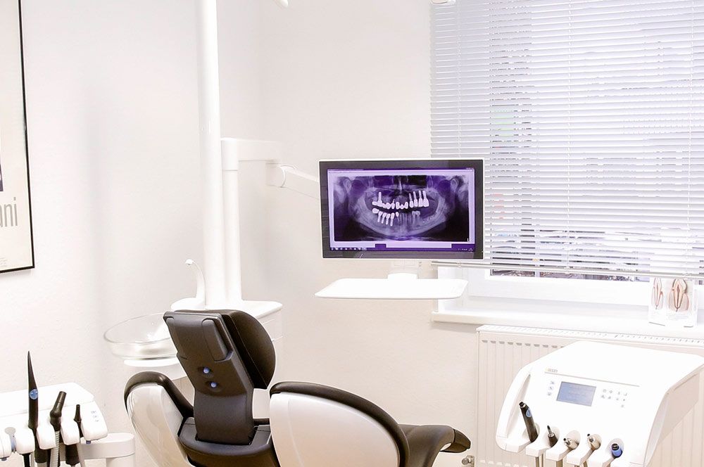 Zahnarztpraxis Dres Stefanie Grewe & Lothar Römer, Wiesbaden