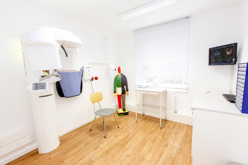 Zahnarztpraxis Dres Stefanie Grewe & Lothar Römer, Wiesbaden