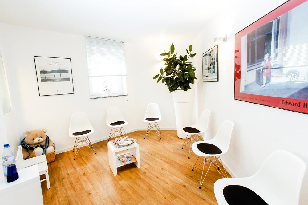 Zahnarztpraxis Dres Stefanie Grewe & Lothar Römer, Wiesbaden